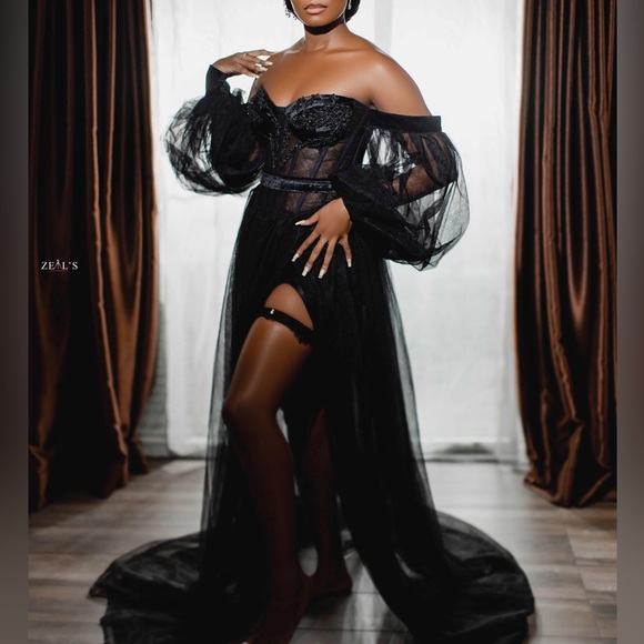 Black costume robe, with Swarovski stones and corset. doesn’t come with garter. - Picture 3 of 4